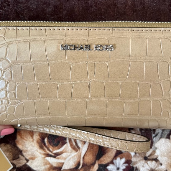 MICHAEL KORS Leather Camel Crocodile Embossed Continental Wristlet Wallet NWT - Picture 4 of 15